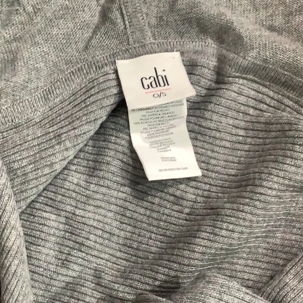 cabi - OS - faux Trim hooded scarf - grey and textured - very stylish and soft